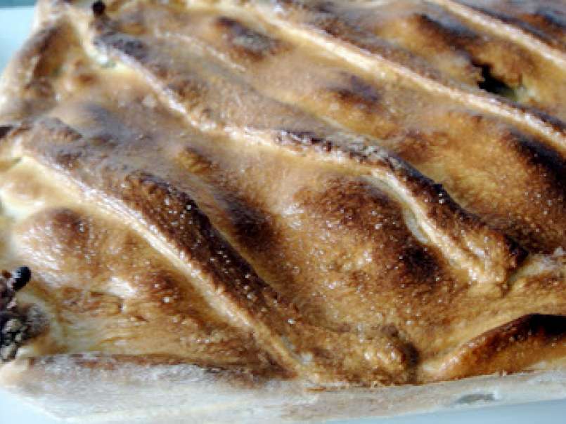 Empanada de bacalao con espinacas y ciruelas (con masa casera) - foto 4