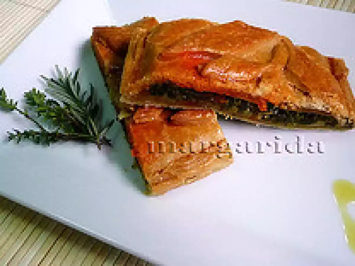 Empanada de grelos con sobrasada
