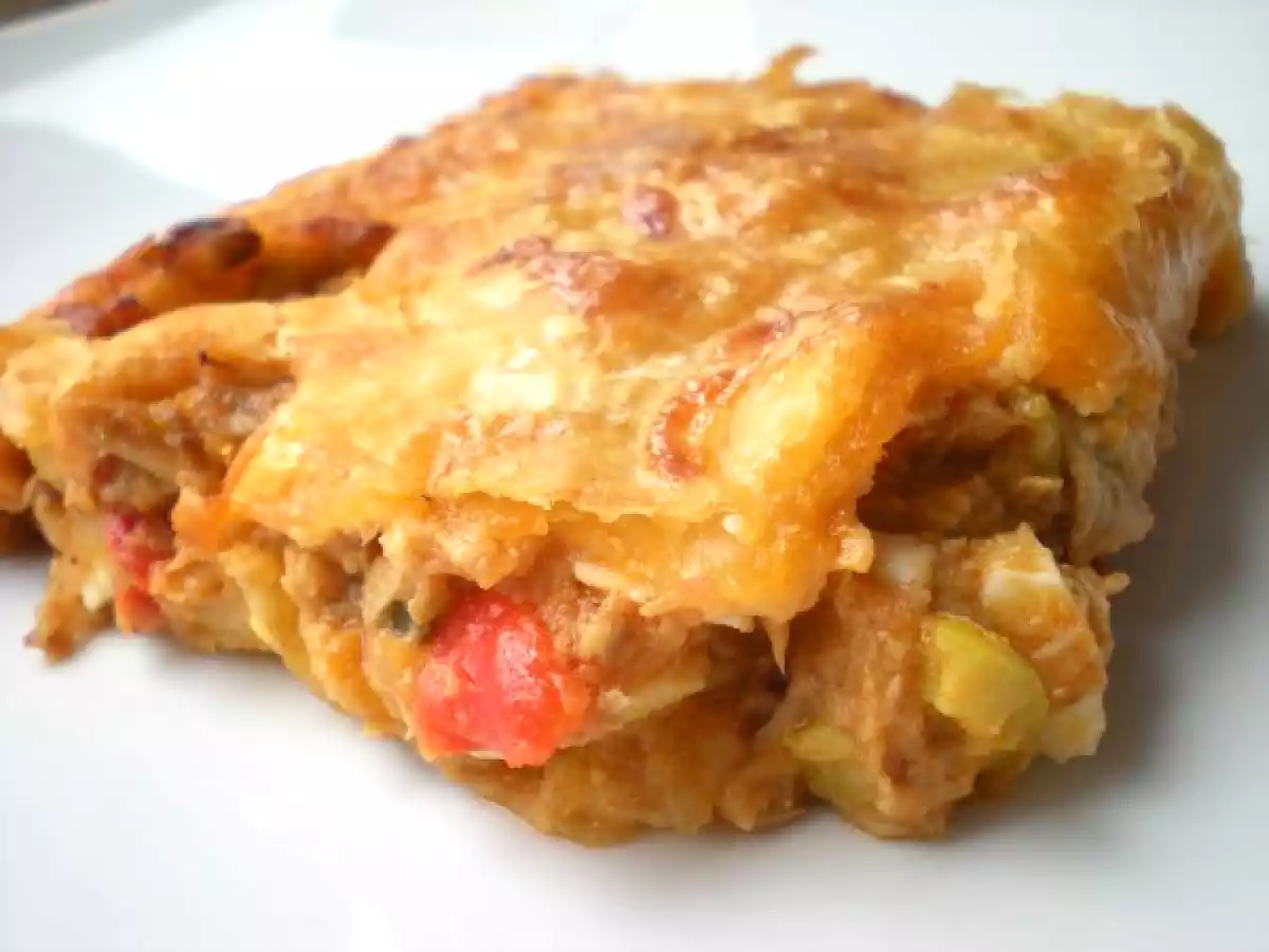 Empanada de hojaldre con atún claro