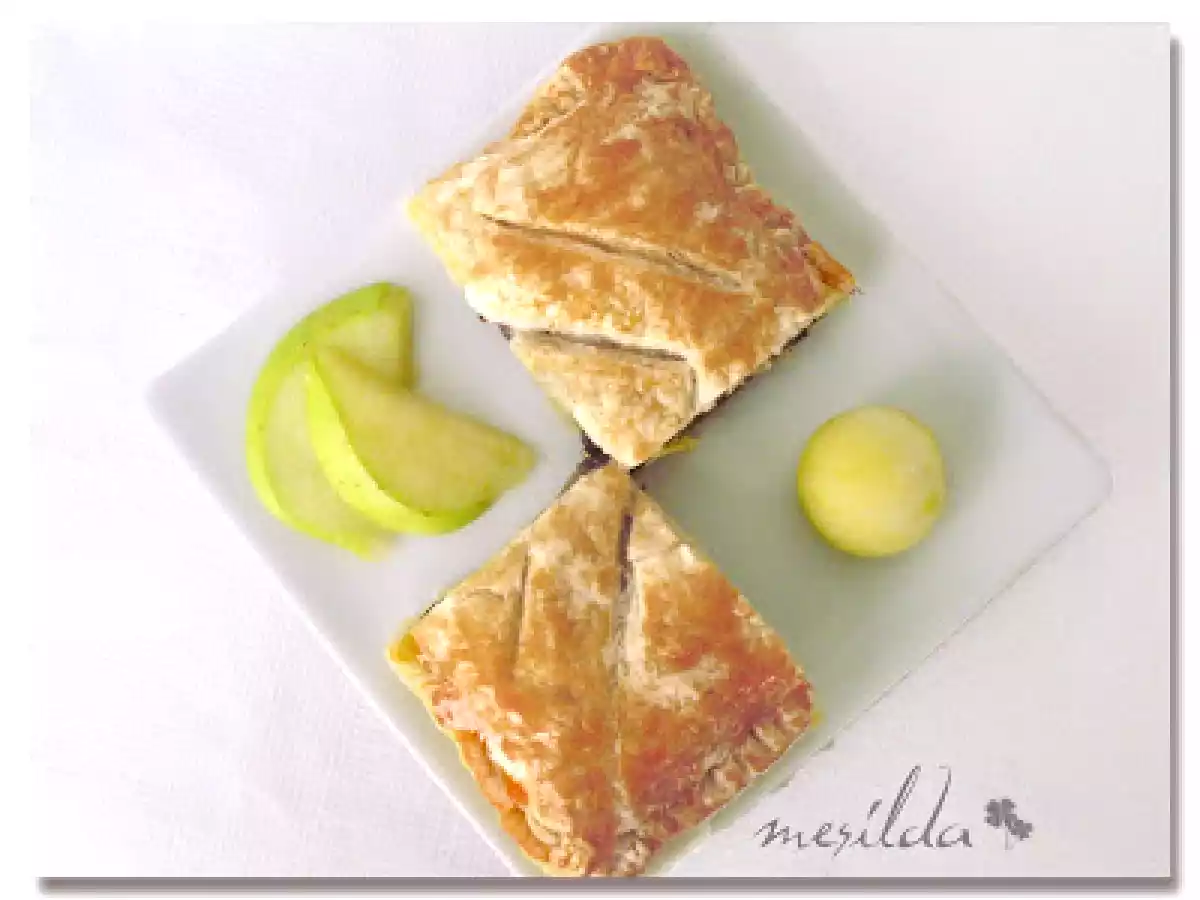 EMPANADA DE HOJALDRE, MORCILLA Y MANZANA - foto 4