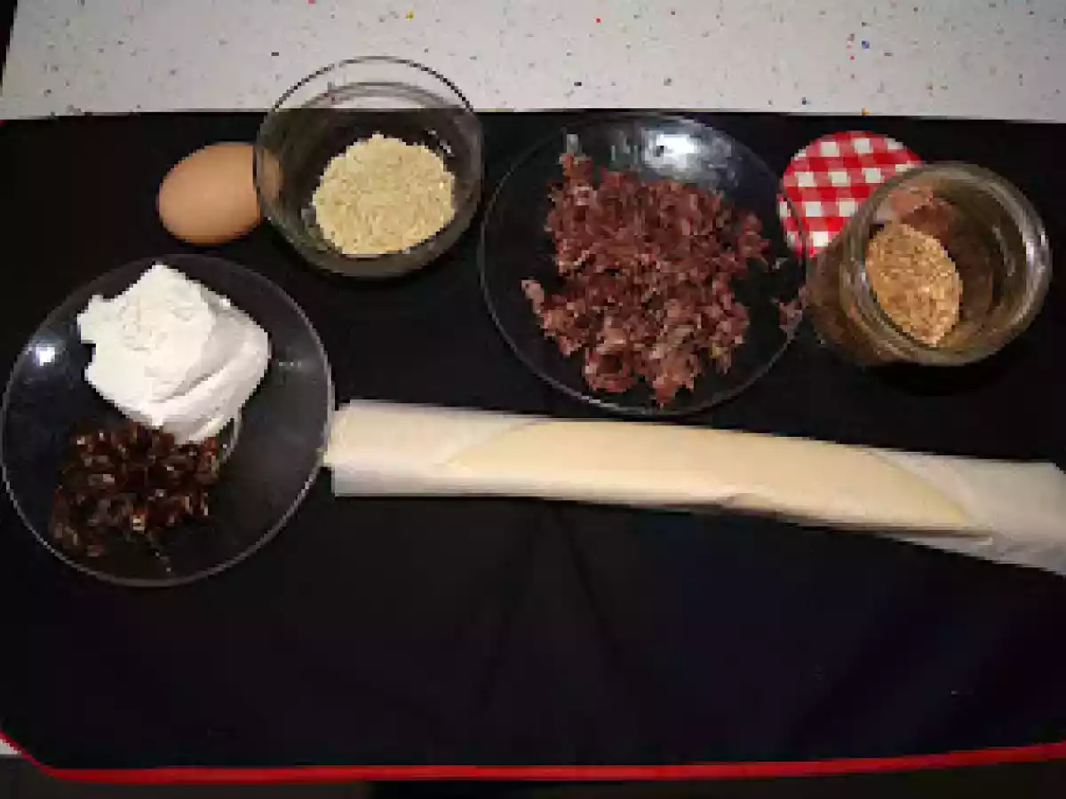 Empanada de Jamon, Almendras y queso