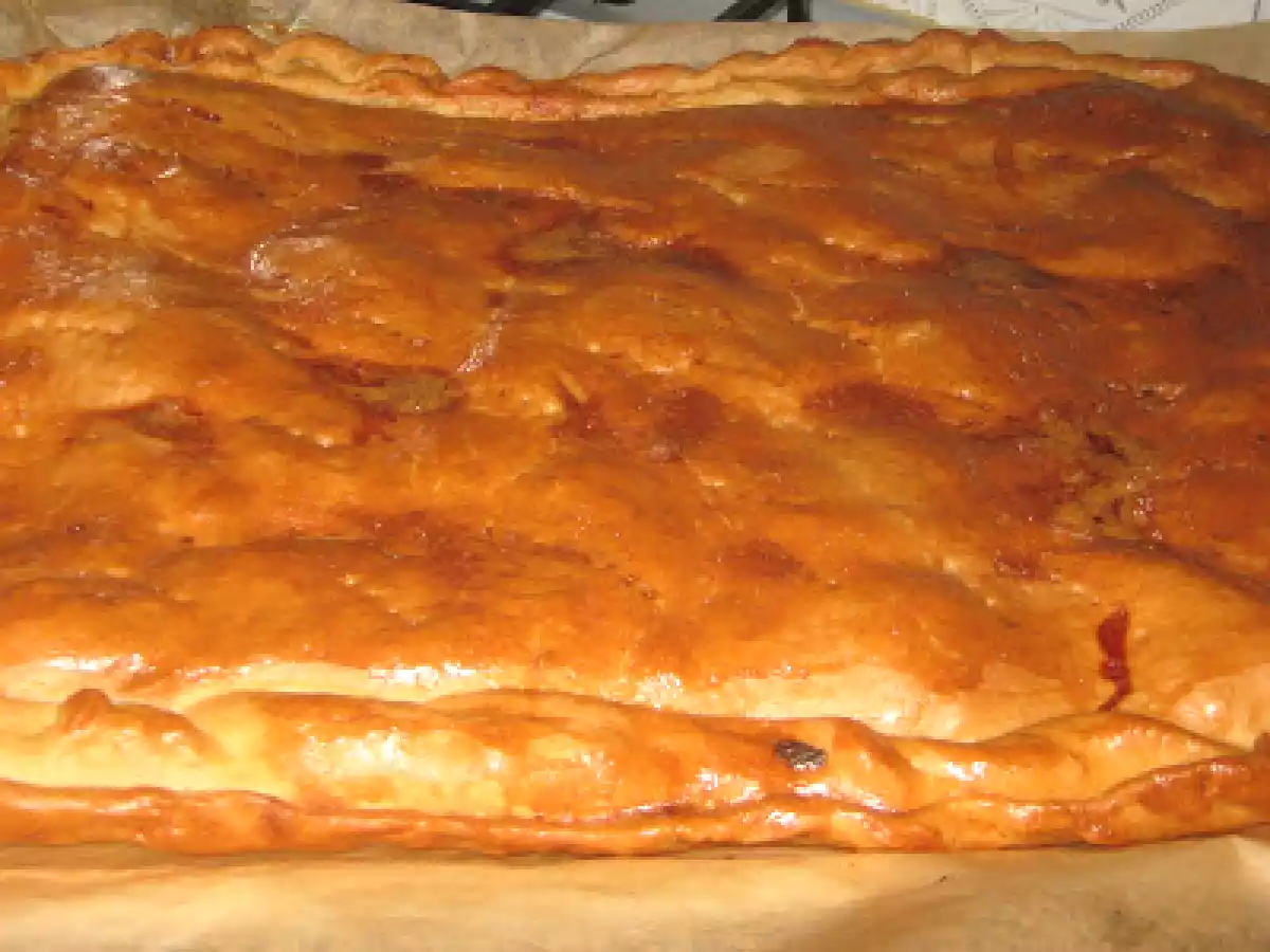Empanada de morcilla y manzana