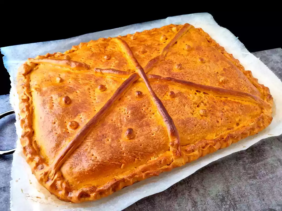 Empanada de pollo con masa en panificadora