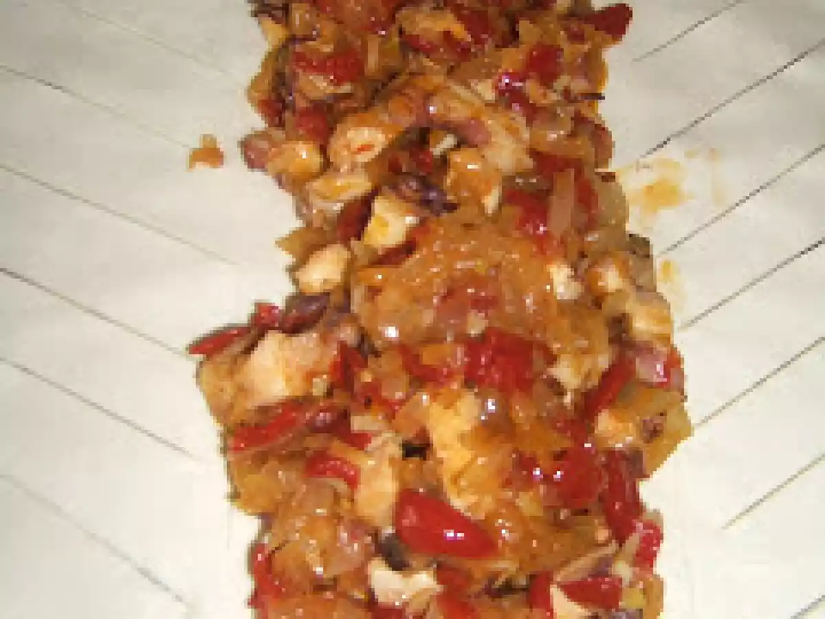 Empanada de pulpo en hojaldre y ensalada de paté. - foto 2