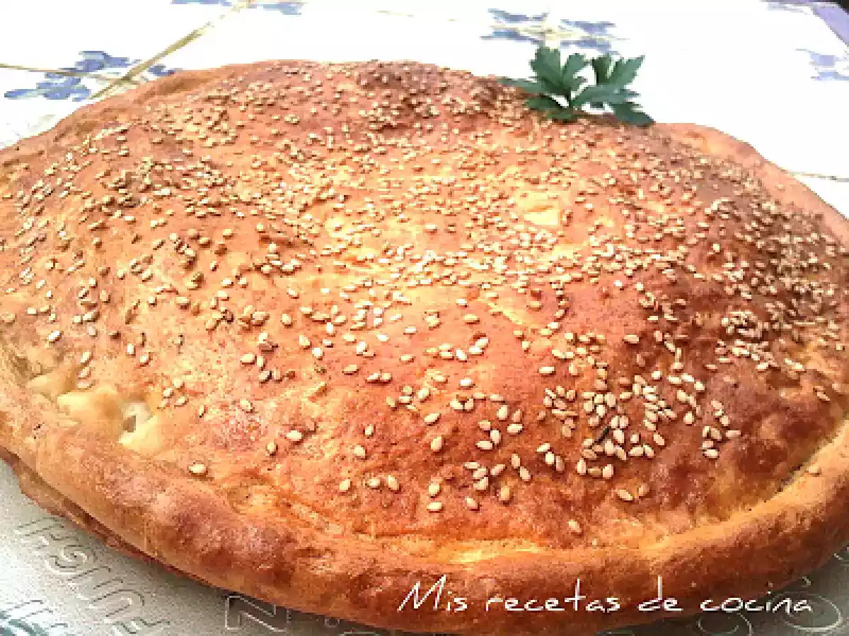 Empanada de queso y anchoas - foto 3