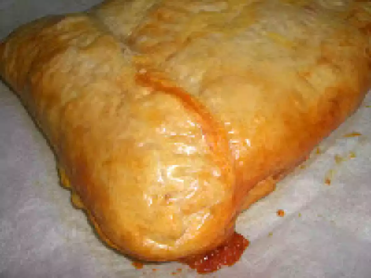 EMPANADA DE SOBRASADA Y QUESO