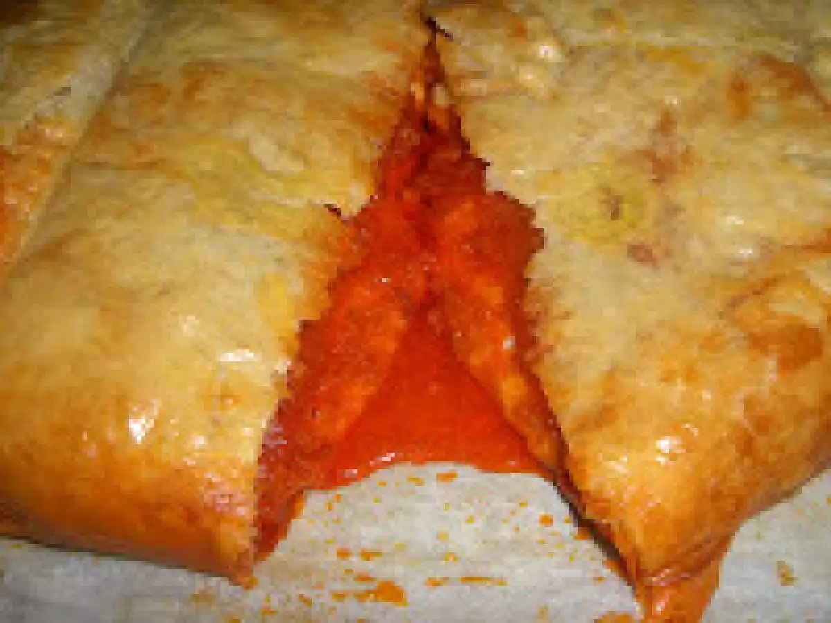 EMPANADA DE SOBRASADA Y QUESO - foto 2