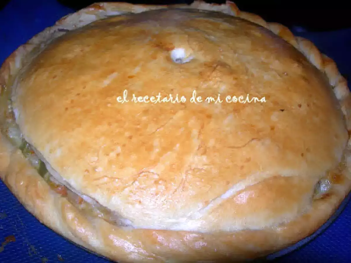 EMPANADA GALLEGA DE BONITO Y PIMIENTOS - foto 2