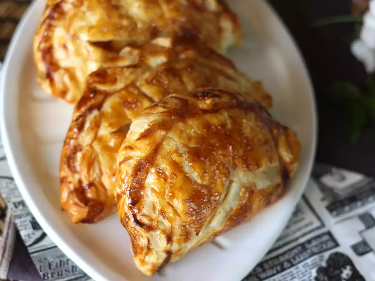 Empanadas de hojaldre, manzana y crema pastelera de avellana - foto 2