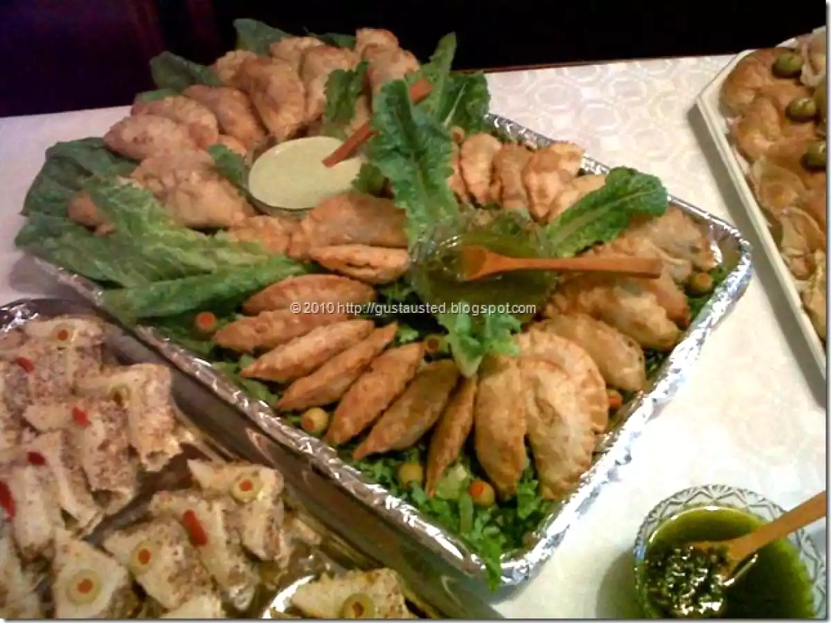 EMPANADAS ESTILO ARGENTINO Rellenas de picadillo son fritas.- Receta