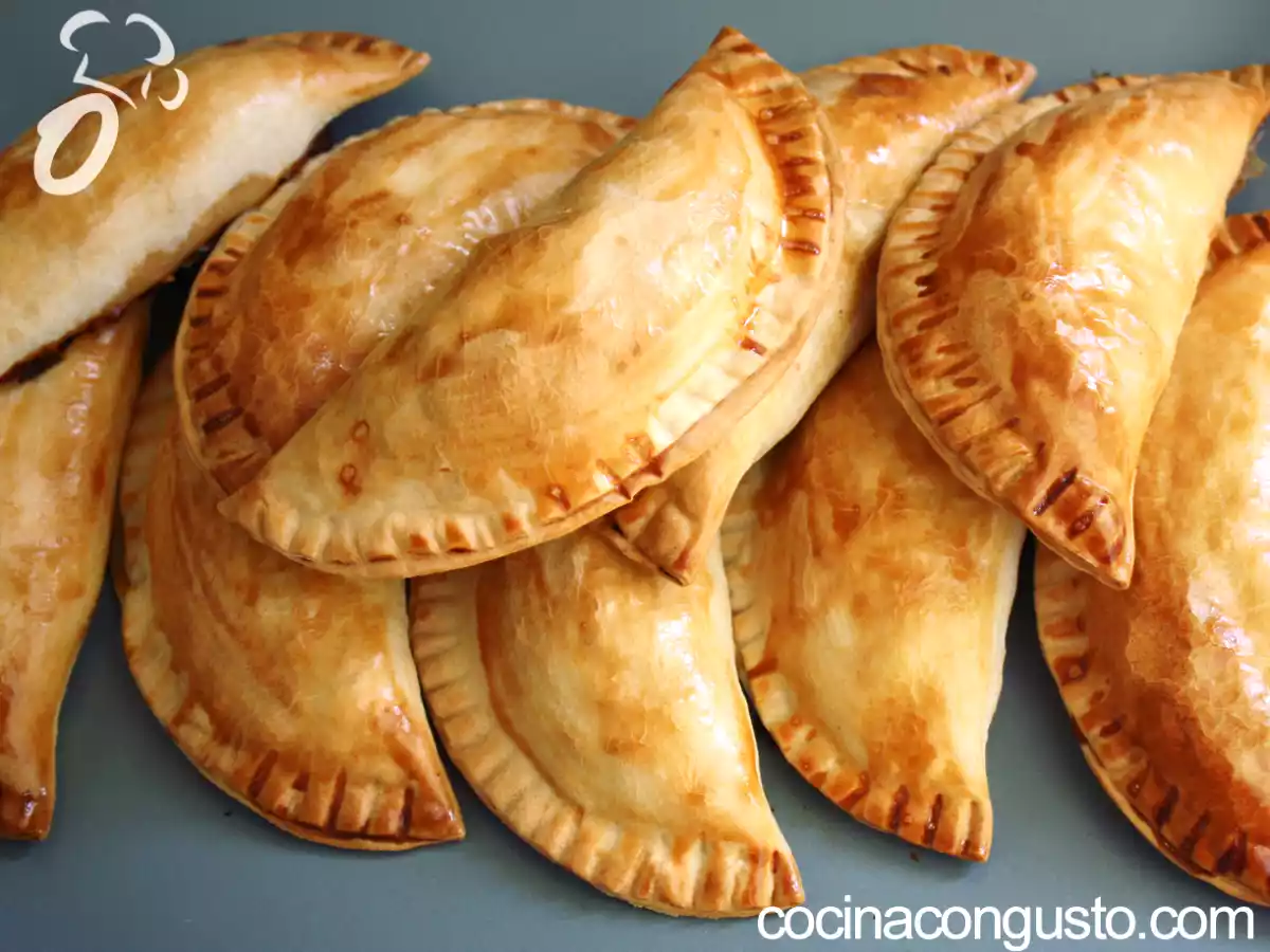 Empanadillas de atún y tomate