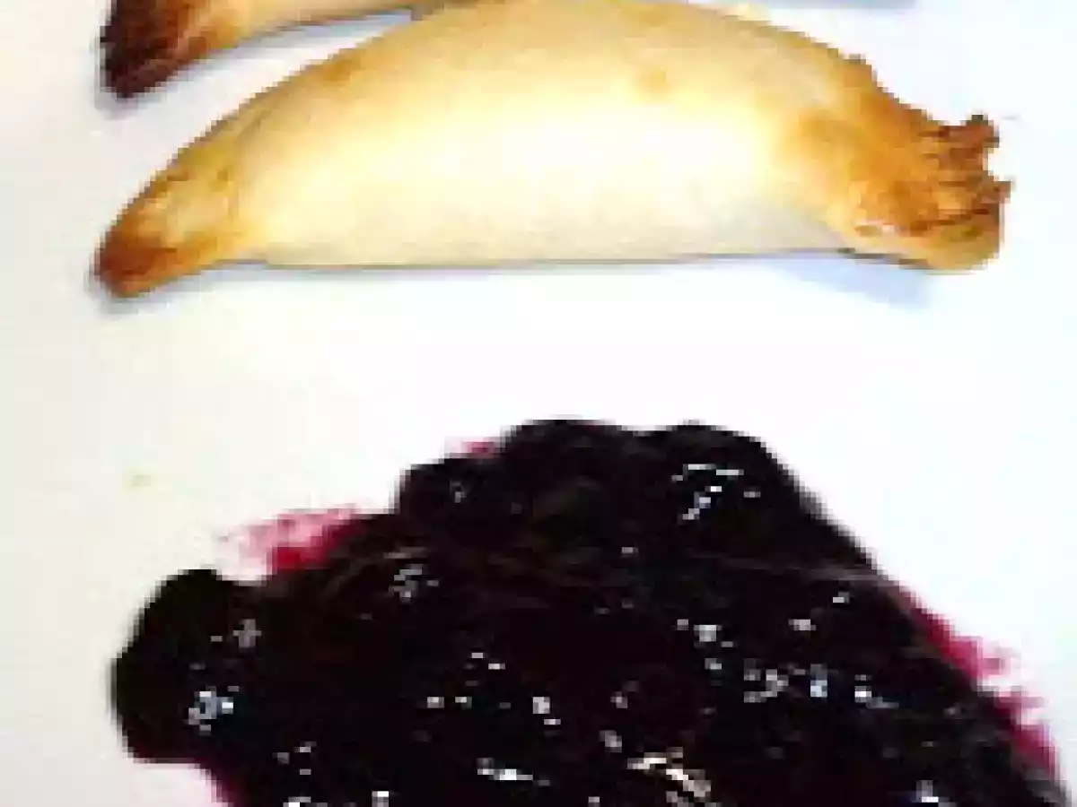 EMPANADILLAS DE CAMEMBERT CON MERMELADA DE ARANDANOS - foto 2