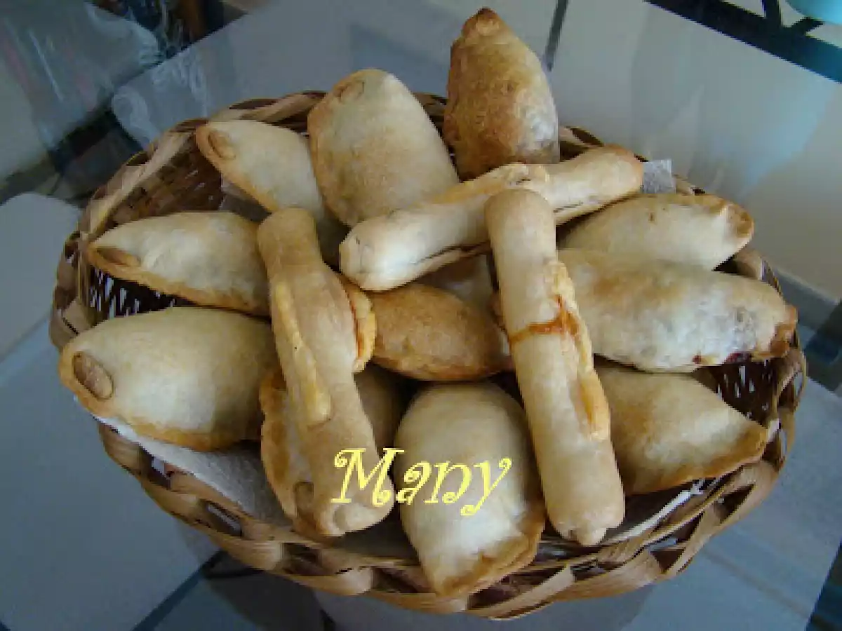 EMPANADILLAS DE CEBOLLA CON GUISANTES, Y MÁS...