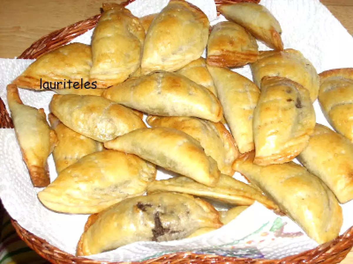 Empanadillas de morcilla de cebolla y espinacas - foto 2