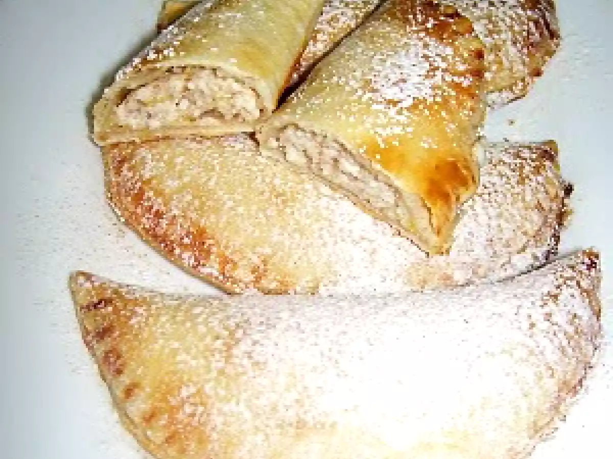 EMPANADILLAS DE REQUESÓN