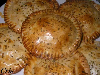 Empanadillas horneadas de pechuga de pavo y queso.
