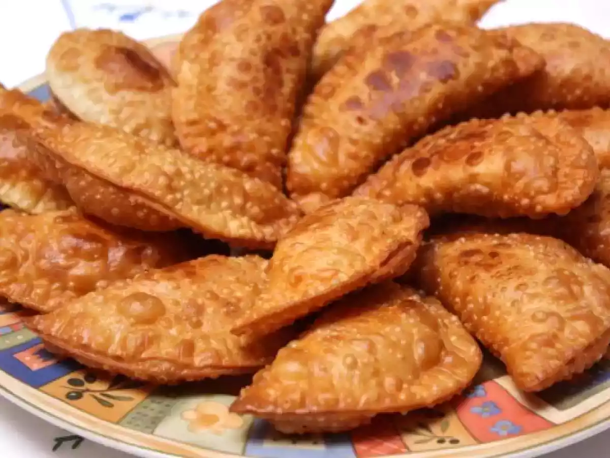 Empanadillas rellenas de bonito del norte
