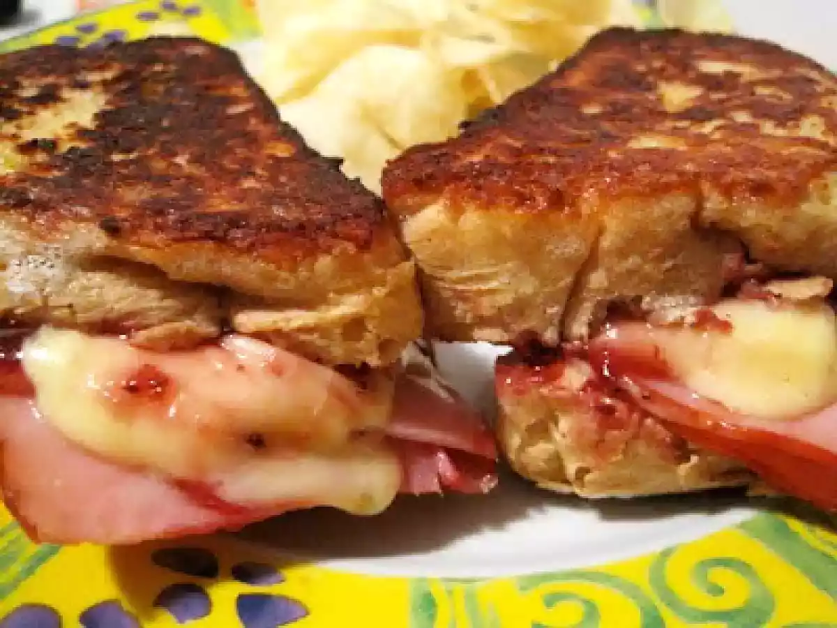 Emparedados I - Montecristo - foto 2