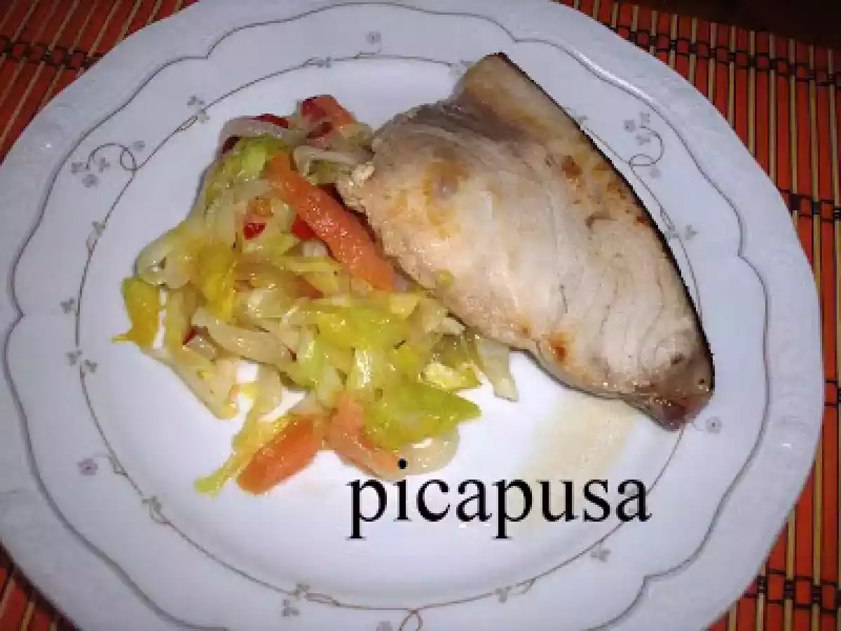 EMPERADOR A LA PLANCHA BIEN COL- OCADO