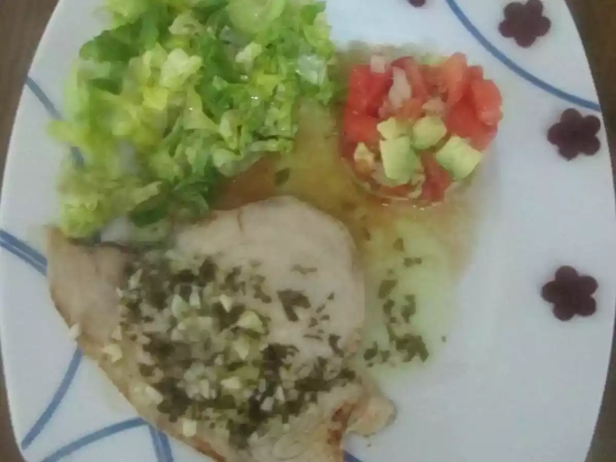 Emperador al limón y perejil - foto 6