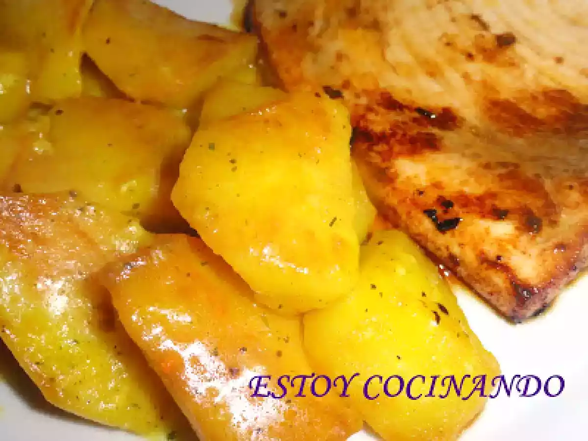 Emperador al pimentón con limón y patatas al azafrán - foto 3