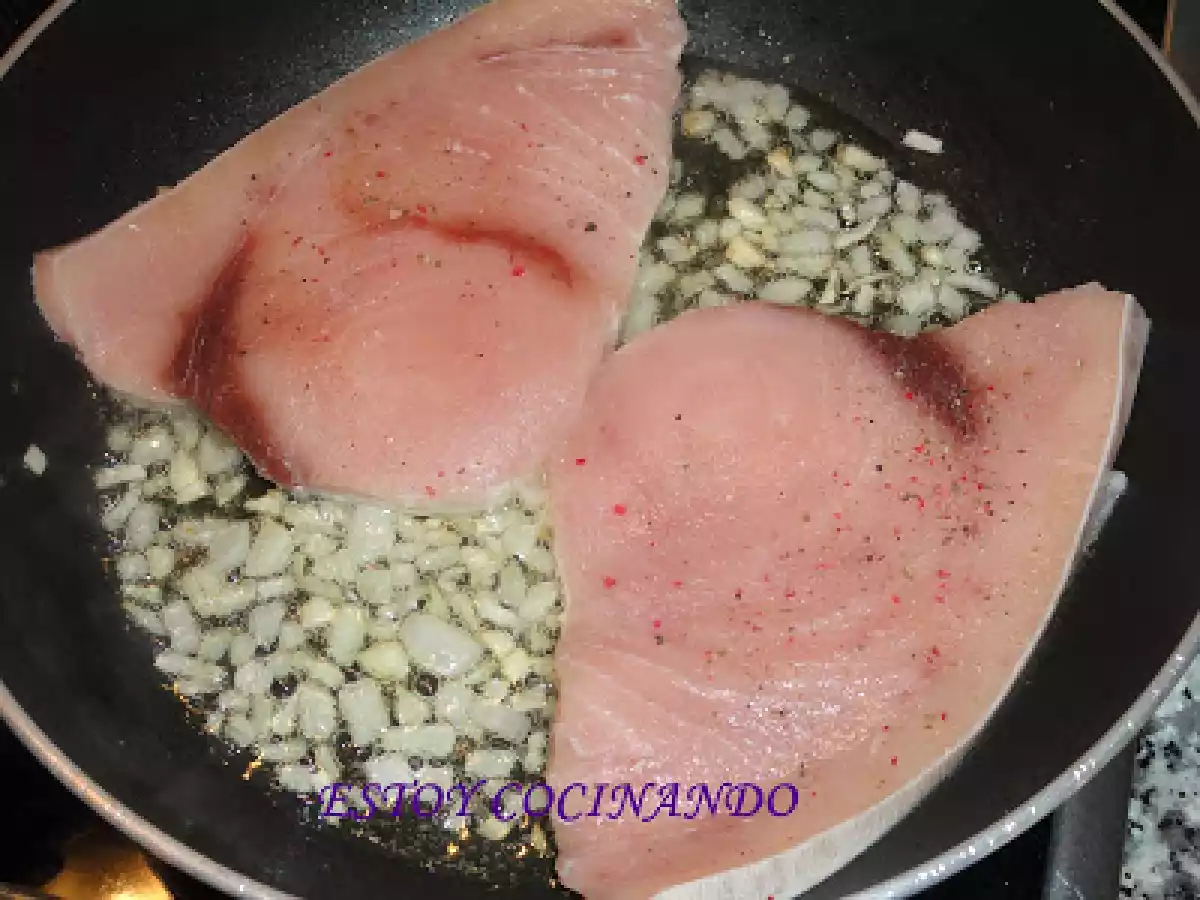 Emperador al vino blanco - foto 4