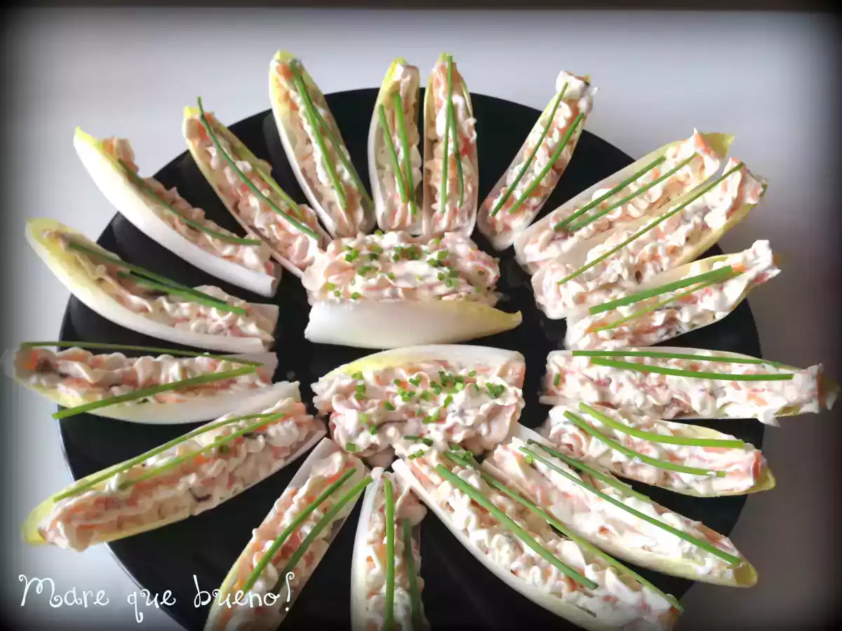 Endivias rellenas de salmón