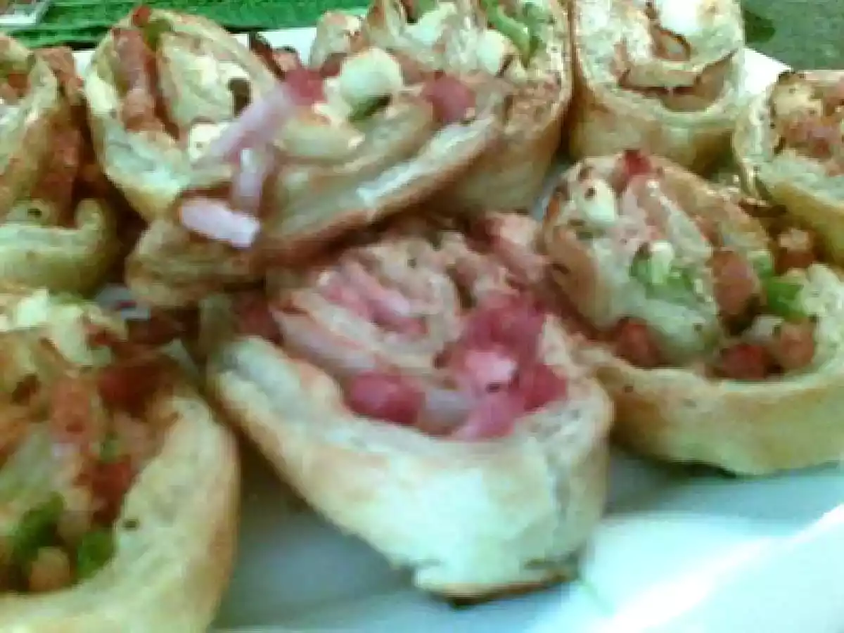 ENROLLADOS DE HOJALDRE - foto 2