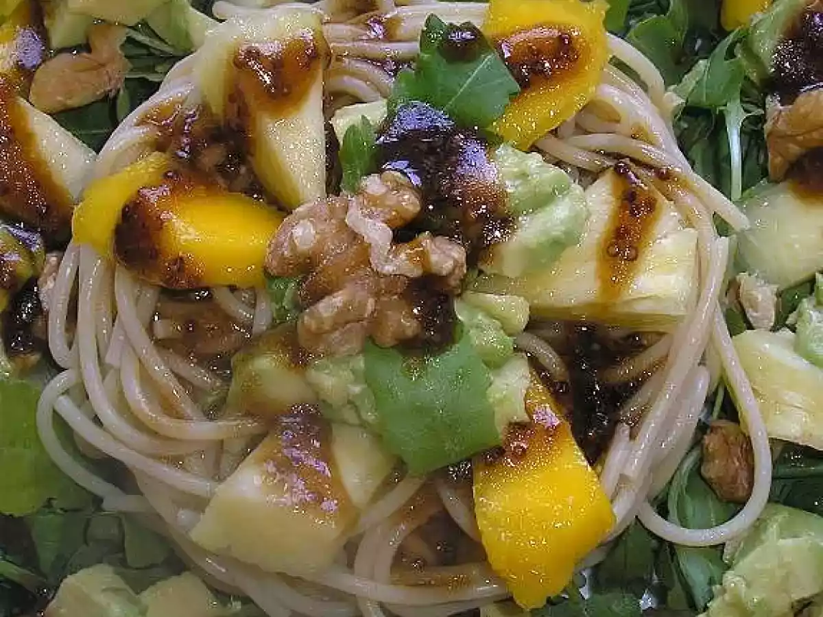 Ensalada agridulce de espaguetis con un toque picante - foto 2