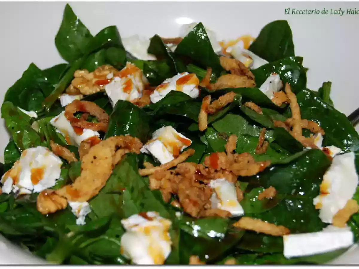 Ensalada agridulce de espinacas y queso de cabra