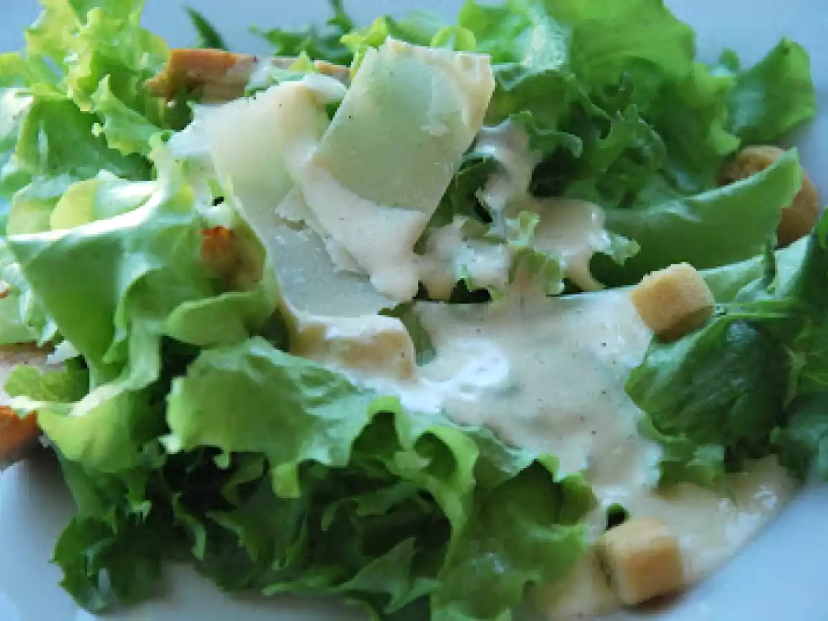 Ensalada Cesar con parmesano