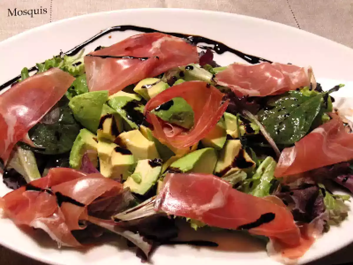 Ensalada con aguacate y jamón serrano curado Espuña