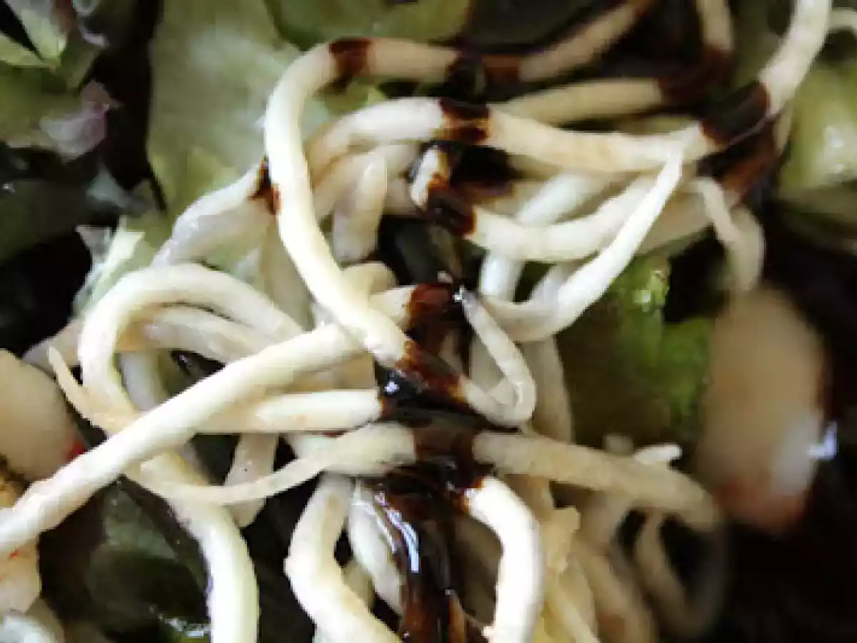 ENSALADA CON GULAS Y GAMBAS - foto 2