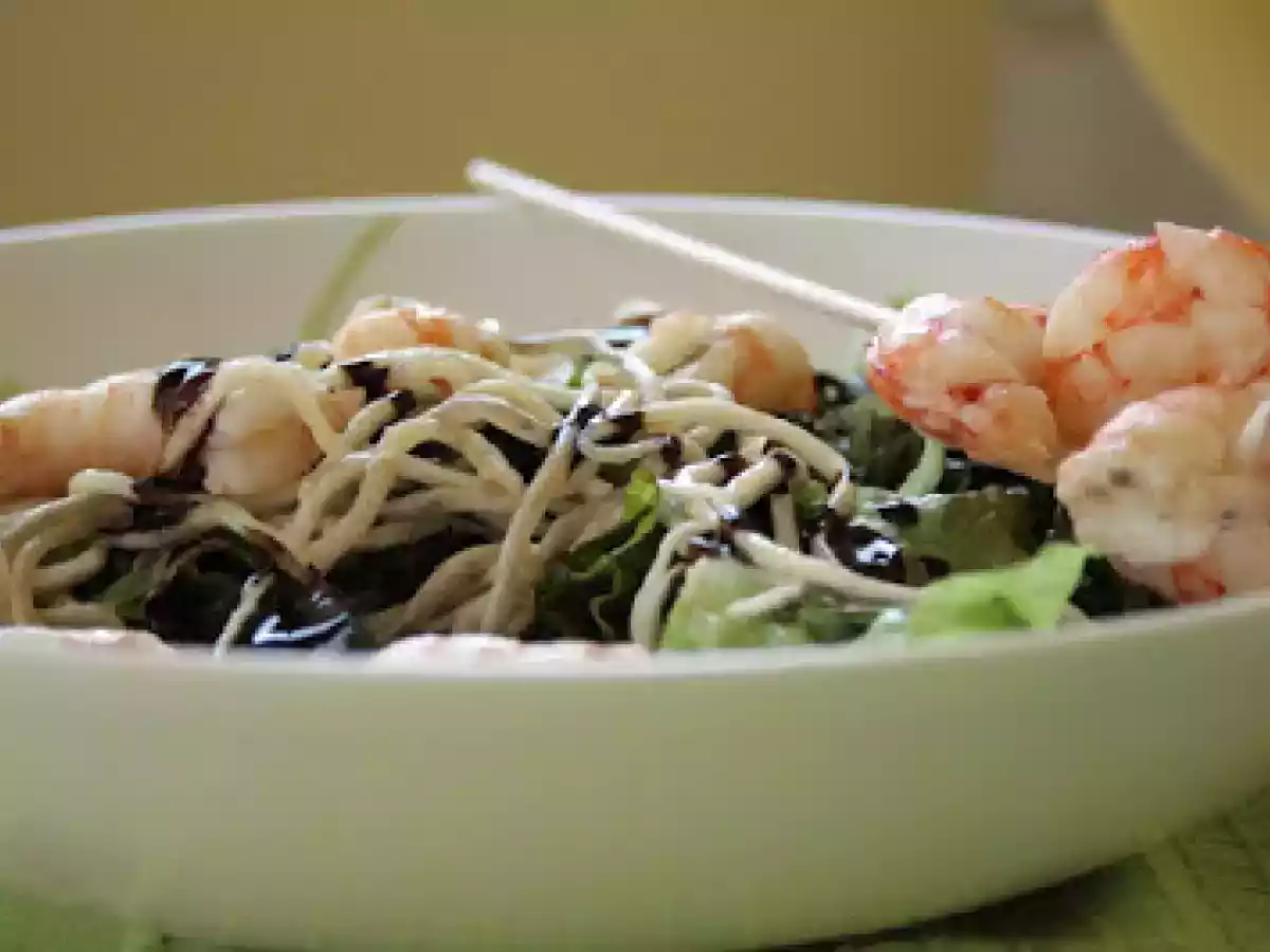 ENSALADA CON GULAS Y GAMBAS - foto 4