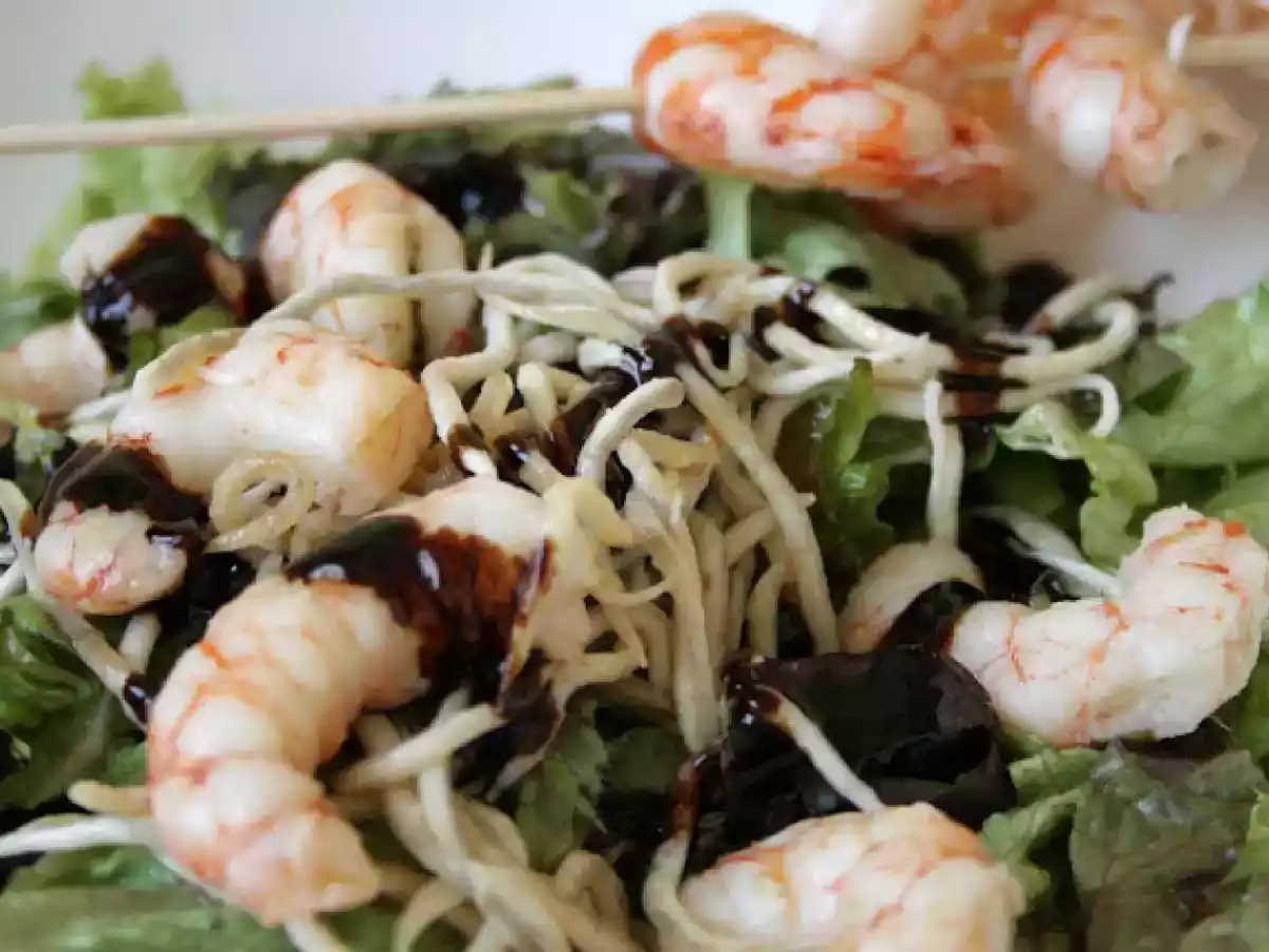 ENSALADA CON GULAS Y GAMBAS - foto 5