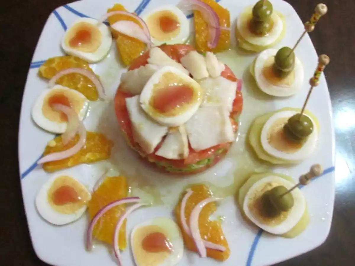 Ensalada con naranjas, bacalao y huevos cuadrados - foto 13