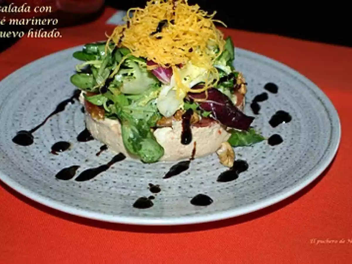 Ensalada con paté marinero y huevo hilado. - foto 2