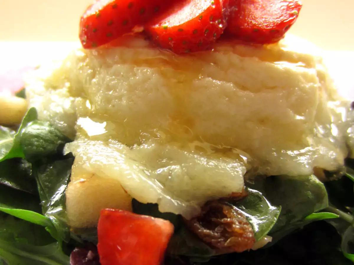 ENSALADA CON QUESO DE CABRA Y FRESAS - foto 2