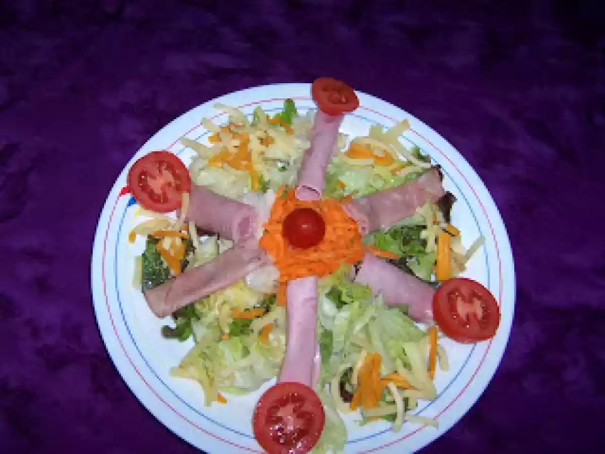 ENSALADA CON QUESO Y FIAMBRE