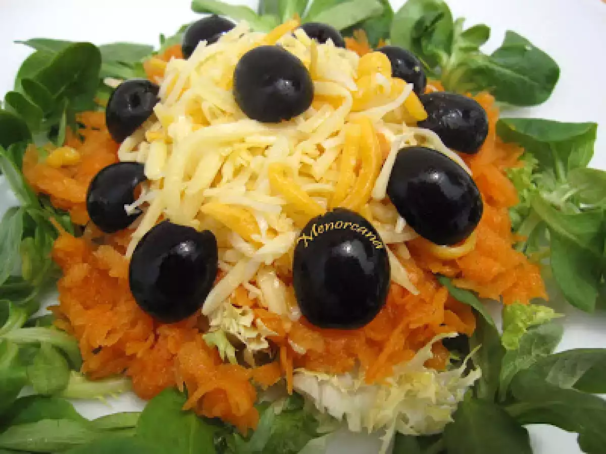 Ensalada con zanahorias y queso