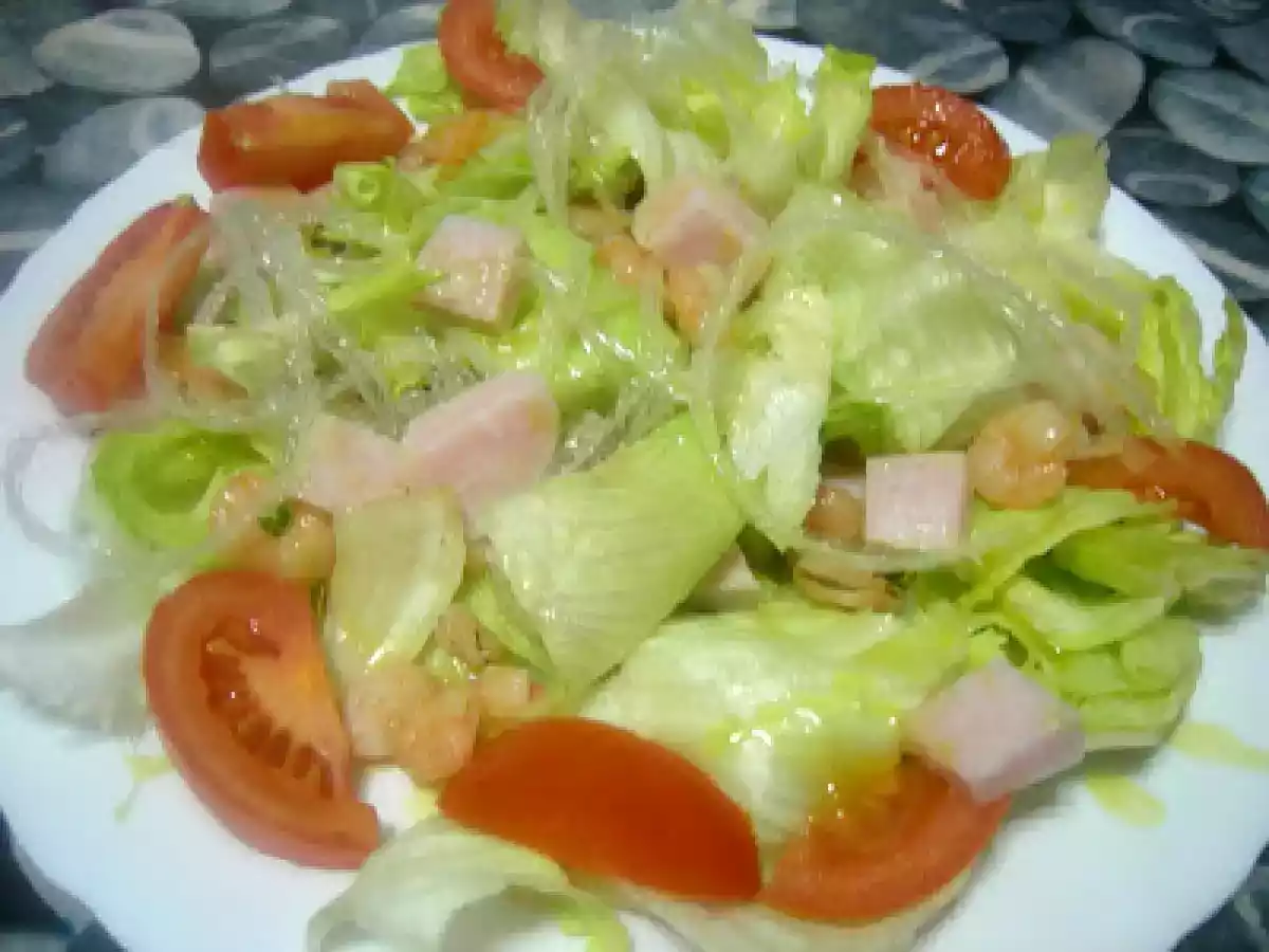 Ensalada de agar-agar y gambas con aliño de miel y mostaza