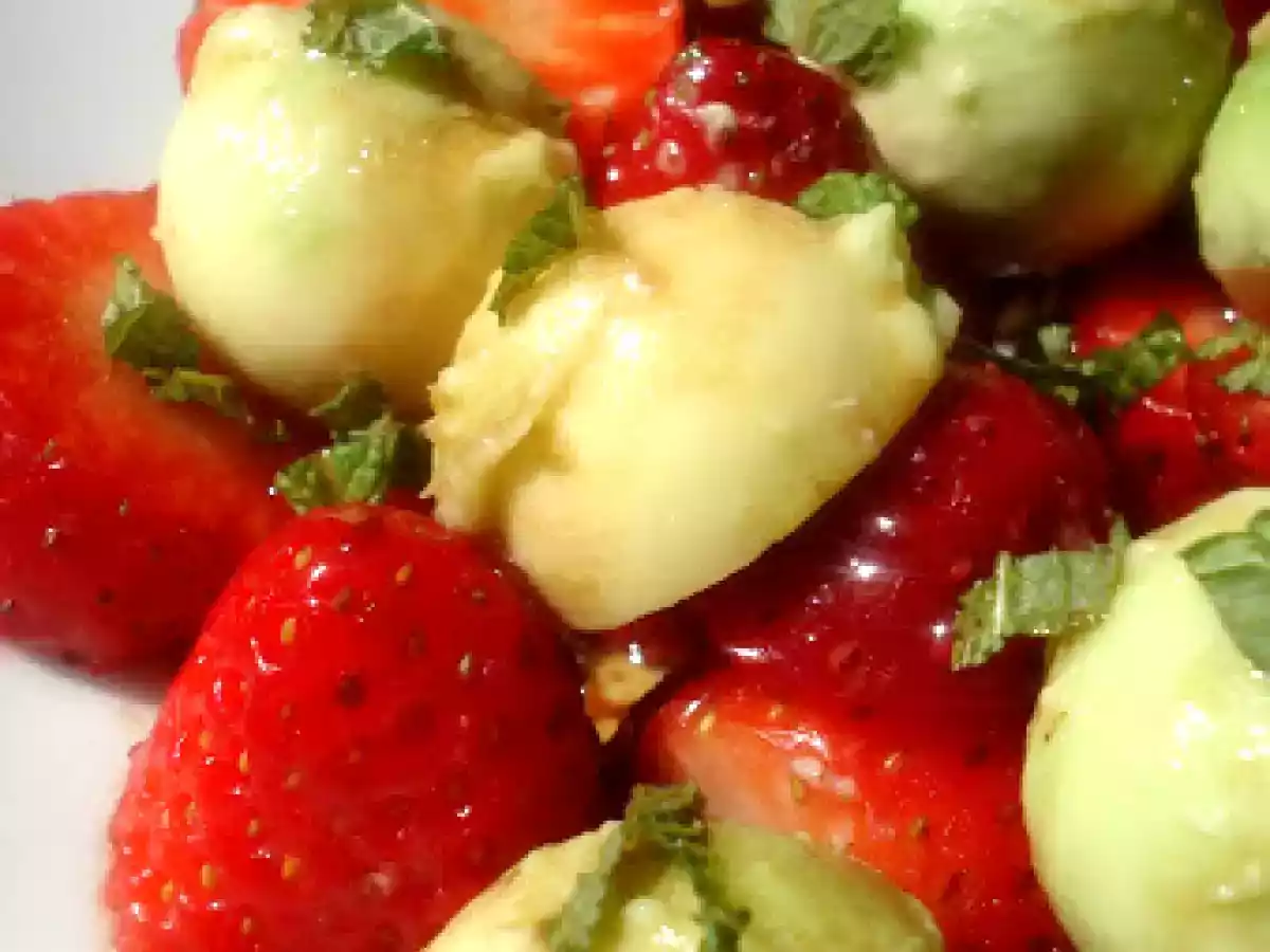 Ensalada de aguacate y fresas - foto 2