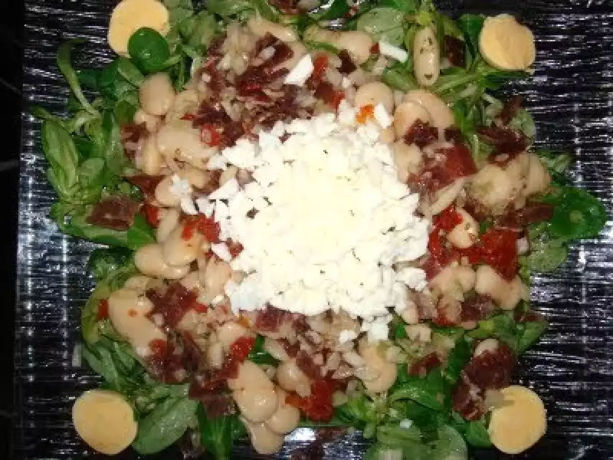 Ensalada de alubias blancas con cecina