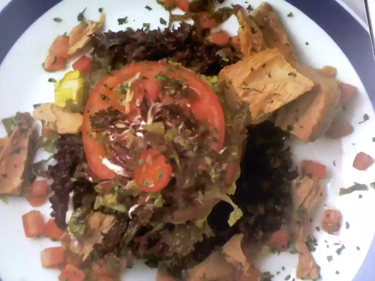 Ensalada de atún en escabeche