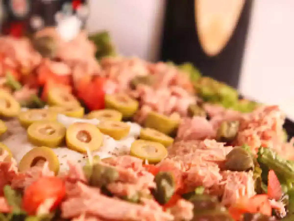 Ensalada de atún y puré de patatas