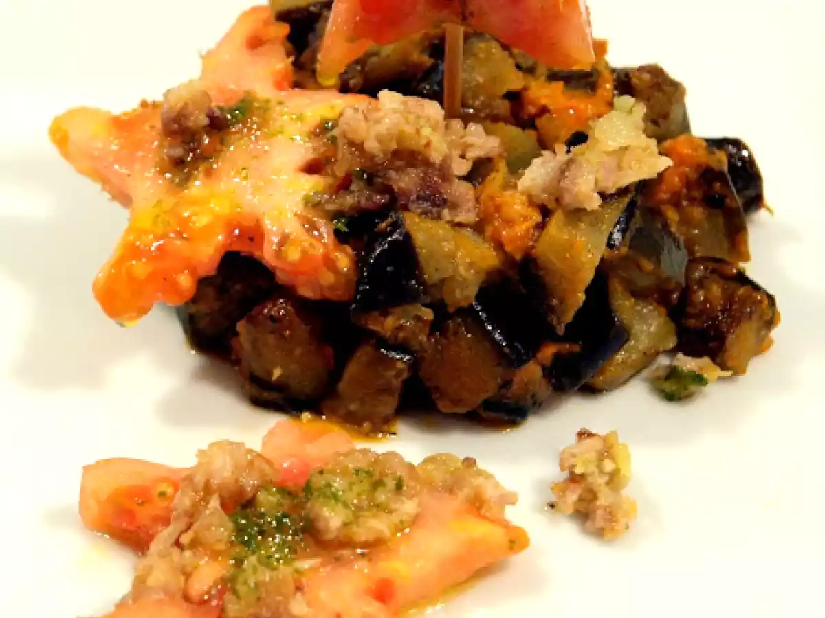 Ensalada de berenjena, con patatas, lomo y virutas de panceta - foto 2