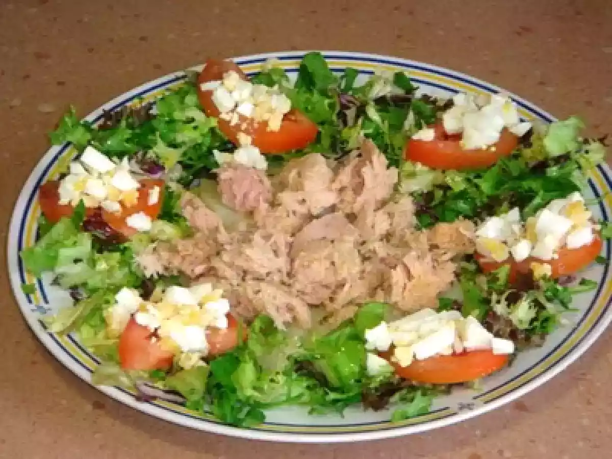 Ensalada de bonito del norte y patatas