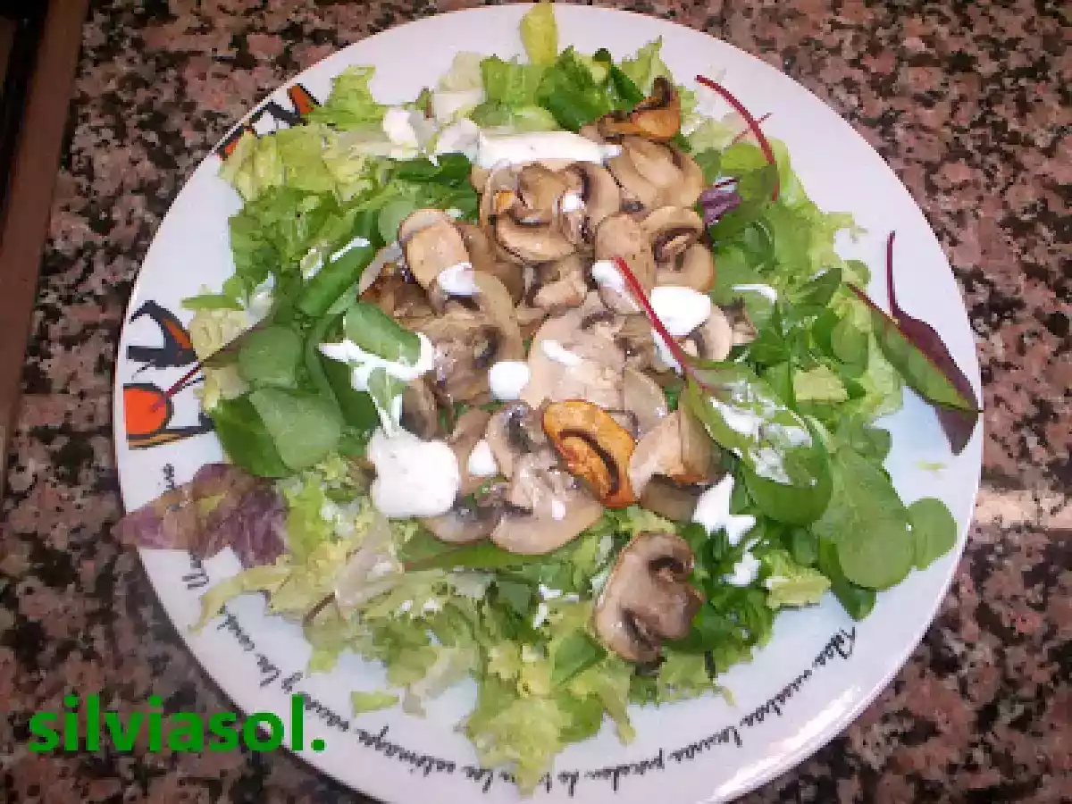 ENSALADA DE CHAMPIÑONES Y QUESO LIGERO. - foto 7