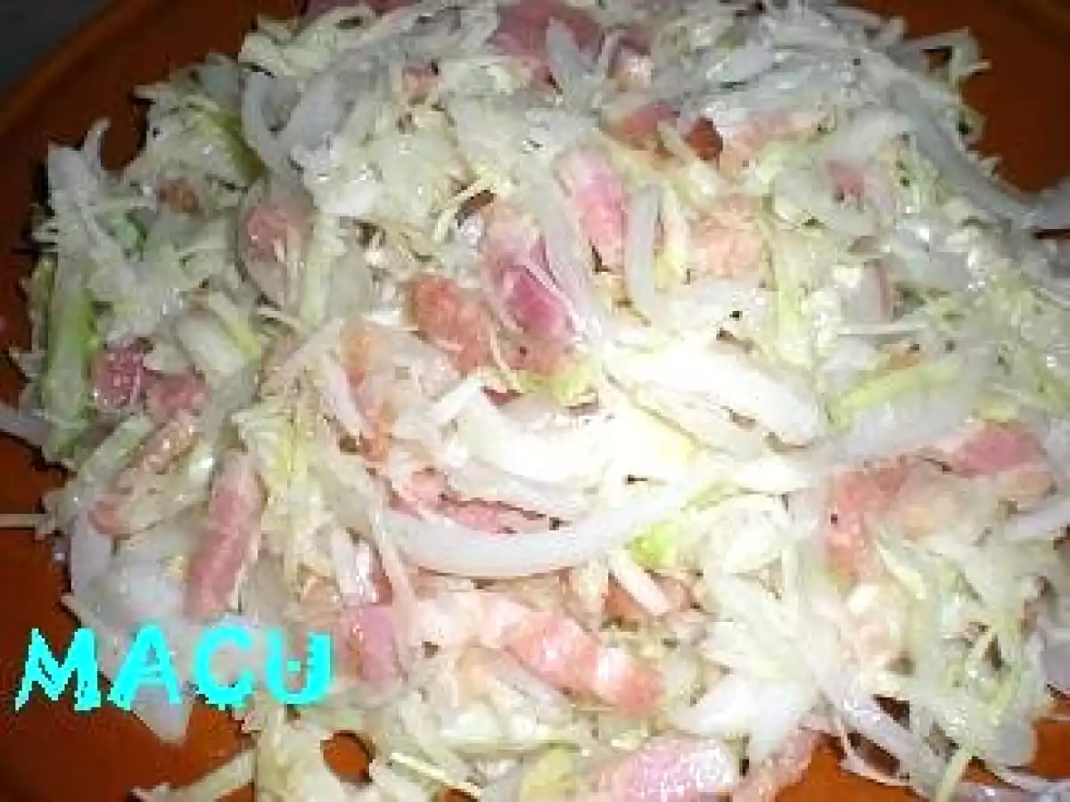 Ensalada de col y bacon