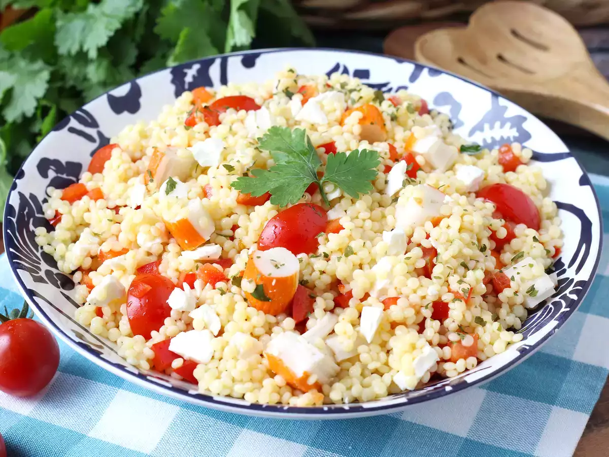 Ensalada de cuscús perla con surimi: fresca, fácil de preparar y perfecta para el verano - foto 4